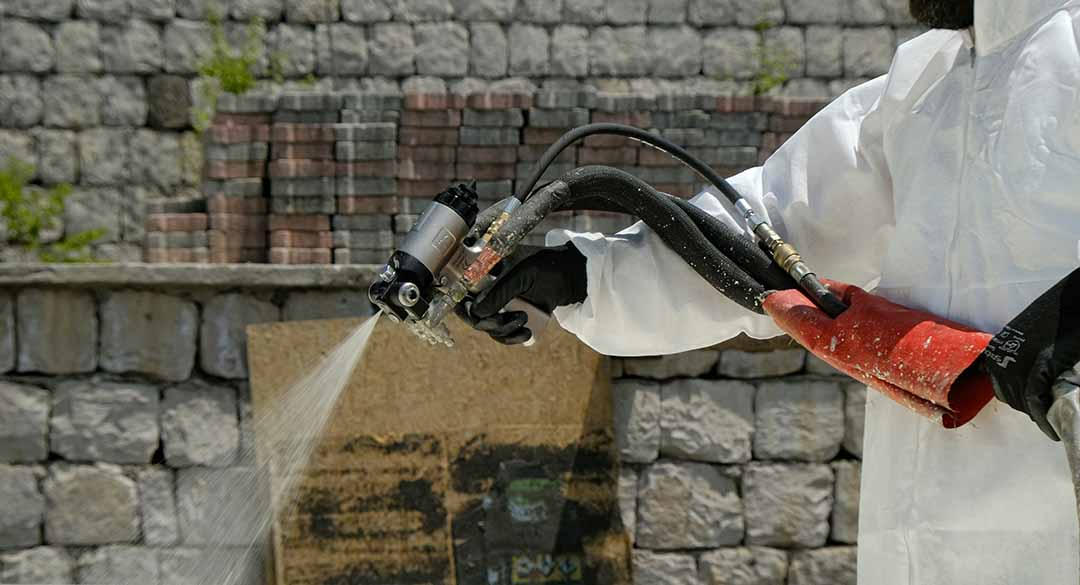 Insulation blowing machine used for professional insulation installation